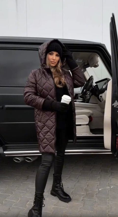 Elara | Elegáns steppelt pufi kabát kapucnival