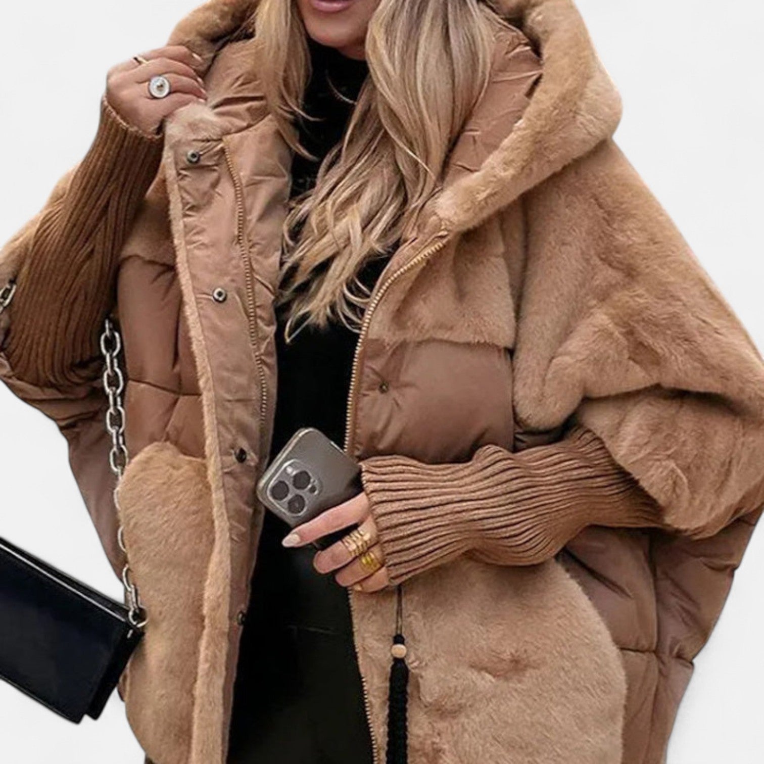 Gabriela - Oversized Puffer Kabát Kapucnival és Patchwork